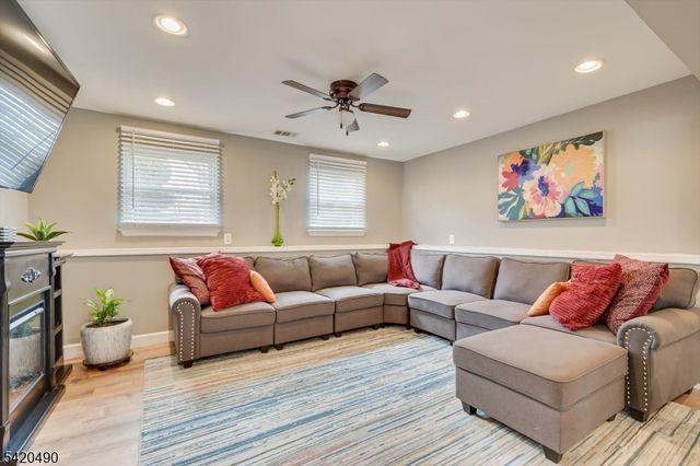 63 Arden St, Franklin Twp., NJ 08873