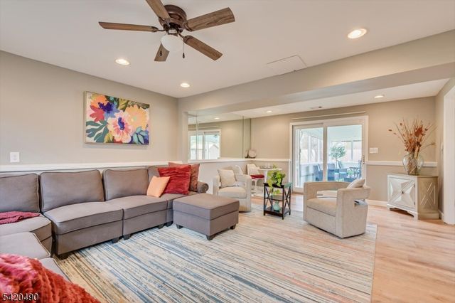 63 Arden St, Franklin Twp., NJ 08873