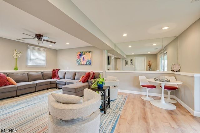 63 Arden St, Franklin Twp., NJ 08873