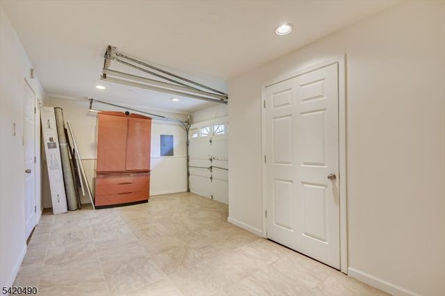 63 Arden St, Franklin Twp., NJ 08873