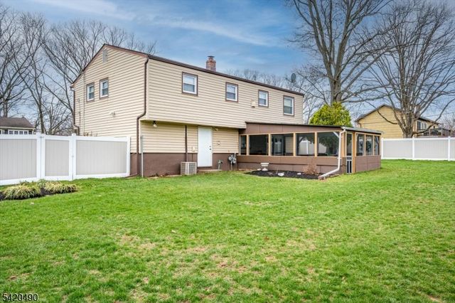 63 Arden St, Franklin Twp., NJ 08873