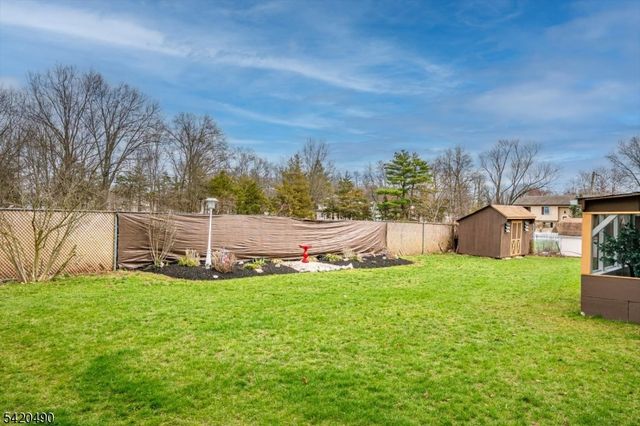 63 Arden St, Franklin Twp., NJ 08873
