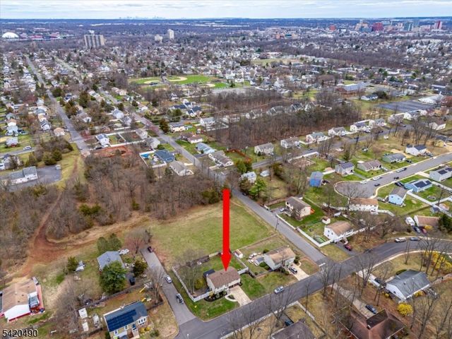 63 Arden St, Franklin Twp., NJ 08873