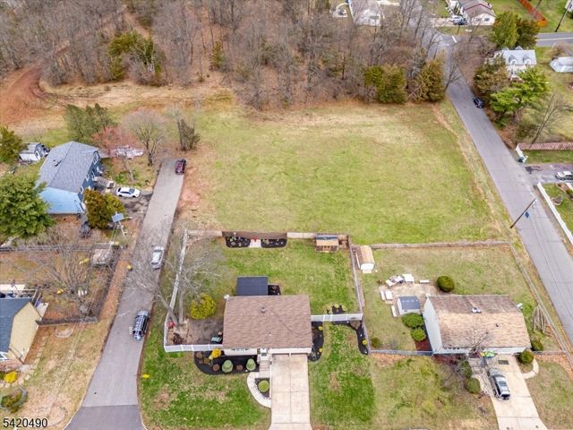 63 Arden St, Franklin Twp., NJ 08873