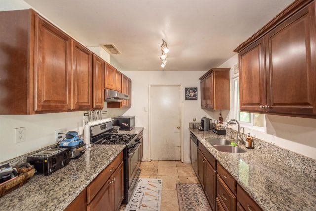 523 Worthington St, Spring Valley, CA 91977