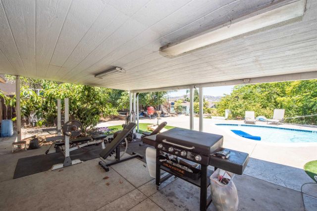 523 Worthington St, Spring Valley, CA 91977