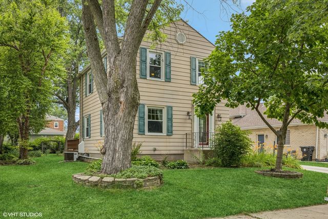 1300 Highridge Parkway, Westchester, IL 60154