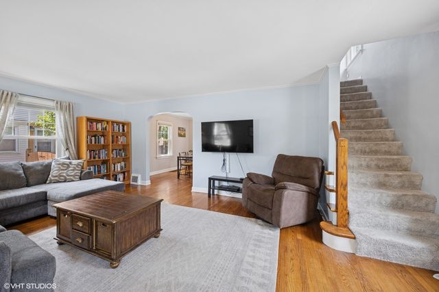 1300 Highridge Parkway, Westchester, IL 60154