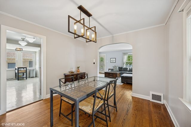 1300 Highridge Parkway, Westchester, IL 60154