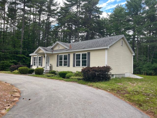 51 Poco Drive, Tamworth, NH 03886