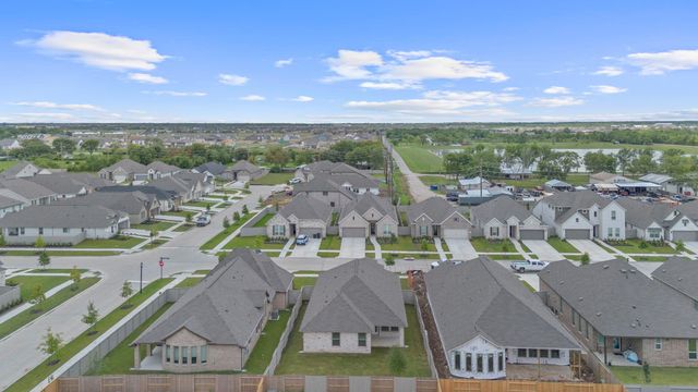 2415 Honeyberry Shrub Drive, Manvel, TX 77578