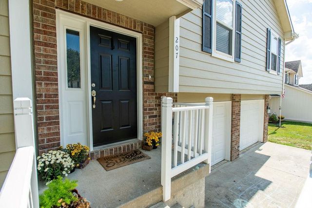 207 SUMMER Place, Warrensburg, MO 64093