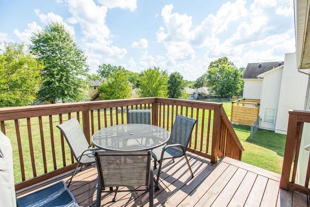 207 SUMMER Place, Warrensburg, MO 64093