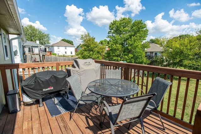 207 SUMMER Place, Warrensburg, MO 64093