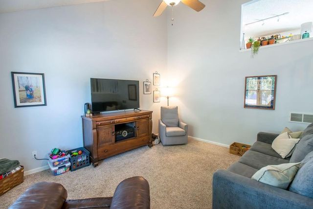 207 SUMMER Place, Warrensburg, MO 64093