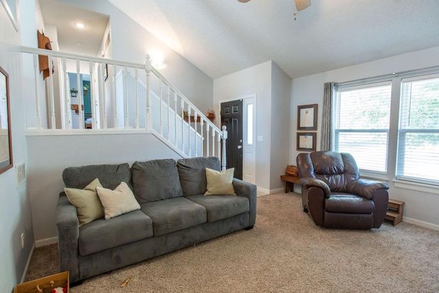 207 SUMMER Place, Warrensburg, MO 64093