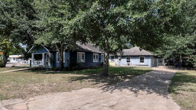 1203 Penick Road, Waller, TX 77484
