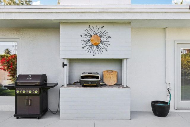 1900 S Toledo Avenue, Palm Springs, CA 92264