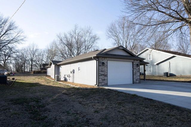 511 S 2nd Street, Odessa, MO 64076