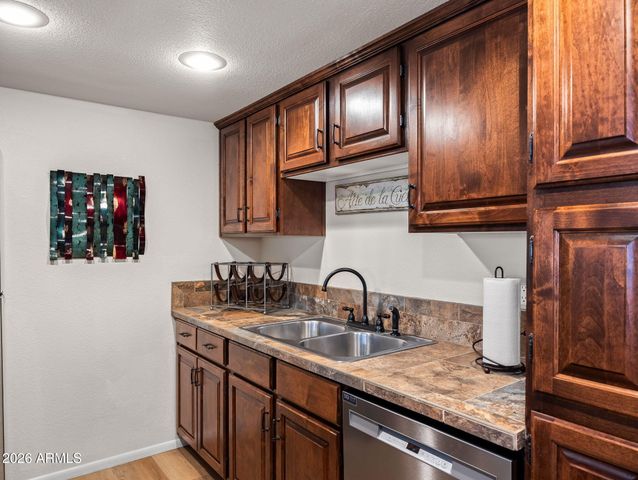 7557 N DREAMY DRAW Drive 154, Phoenix, AZ 85020
