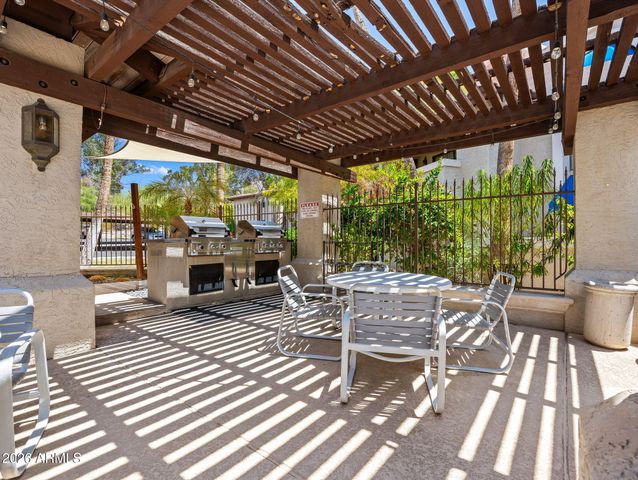 7557 N DREAMY DRAW Drive 154, Phoenix, AZ 85020