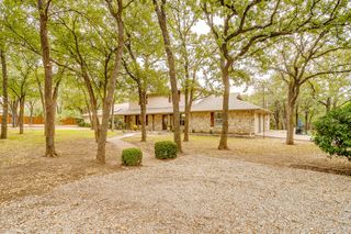 422 Woodcreek Court, Granbury, TX 76049