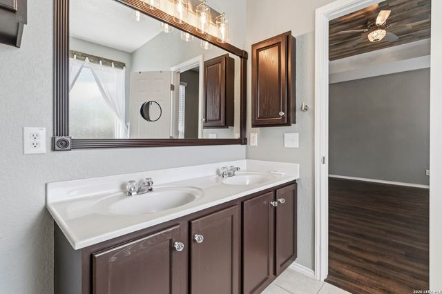 906 Rustic Light, San Antonio, TX 78260