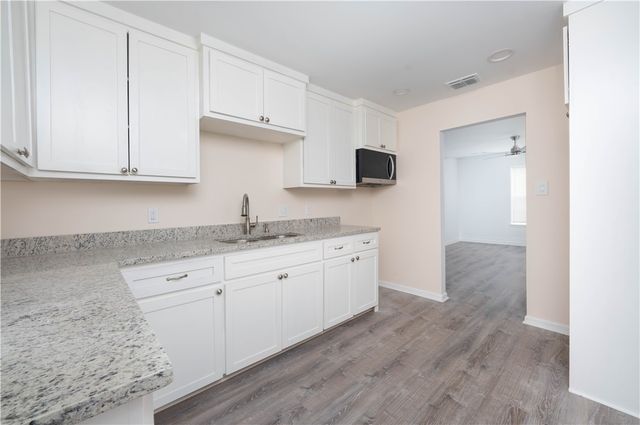 2818 Cleo St, Corpus Christi, TX 78405
