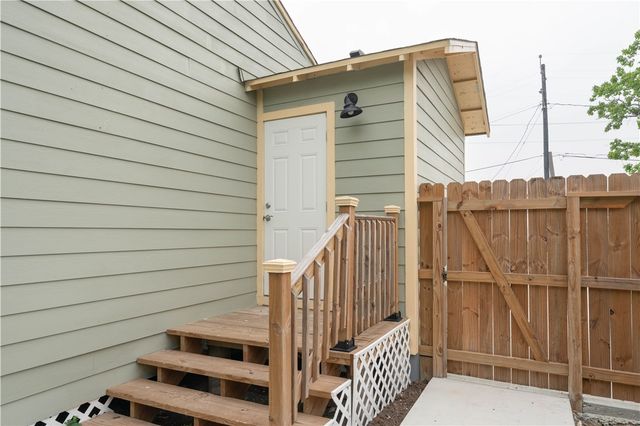 2818 Cleo St, Corpus Christi, TX 78405