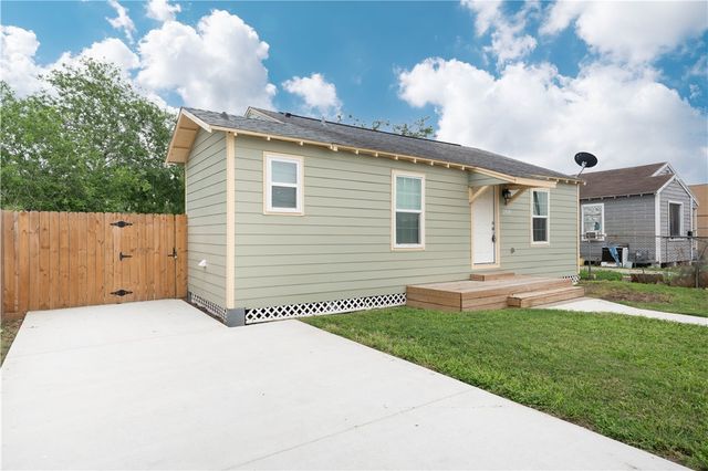2818 Cleo St, Corpus Christi, TX 78405