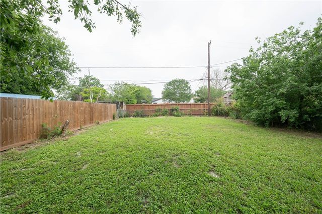 2818 Cleo St, Corpus Christi, TX 78405