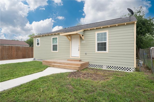 2818 Cleo St, Corpus Christi, TX 78405