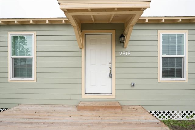 2818 Cleo St, Corpus Christi, TX 78405