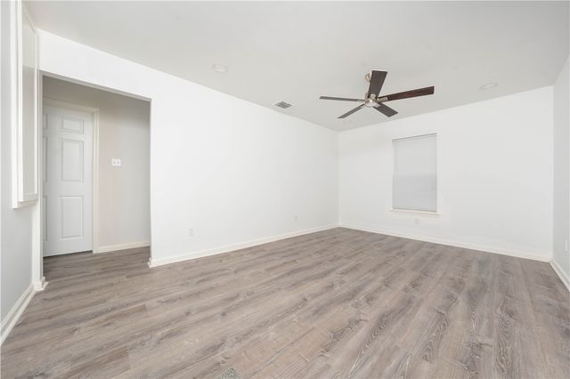 2818 Cleo St, Corpus Christi, TX 78405