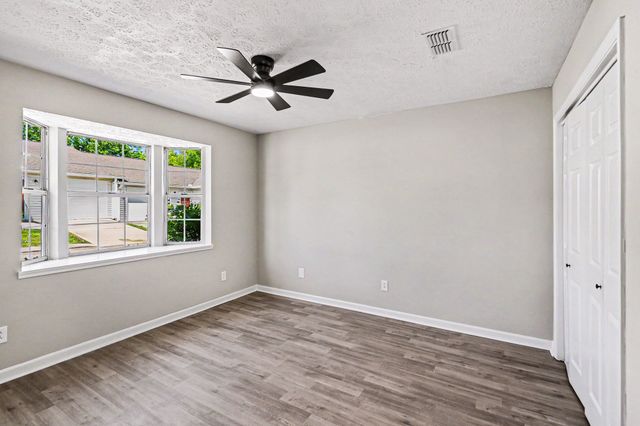 122 Pepper Grove Dr, Springfield, TN 37172