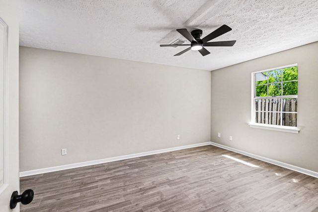 122 Pepper Grove Dr, Springfield, TN 37172