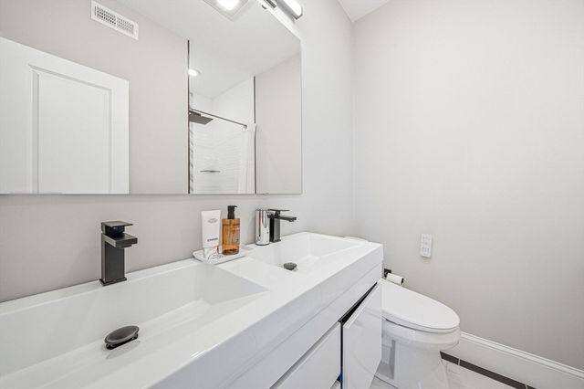 51 Oliver St 2, Somerville, MA 02145