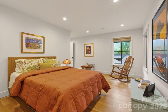 18 Wordsworth Road, Black Mountain, NC 28711