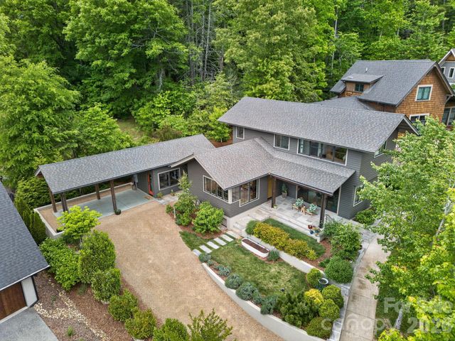 18 Wordsworth Road, Black Mountain, NC 28711