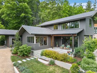 18 Wordsworth Road, Black Mountain, NC 28711