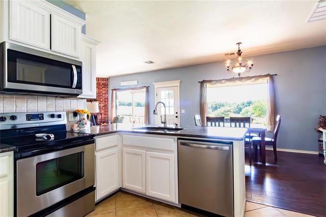 1705 Twin Spires Trail, Guthrie, OK 73044