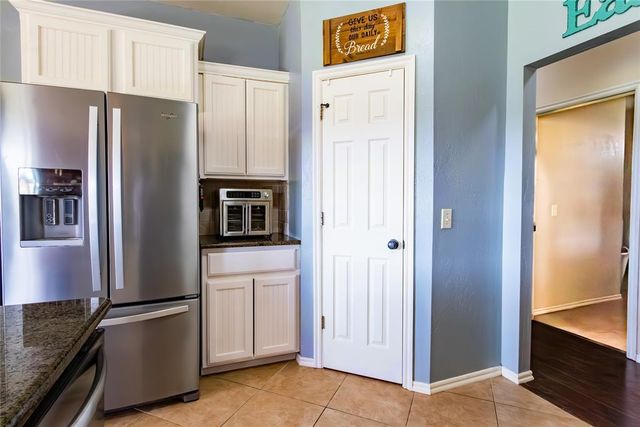 1705 Twin Spires Trail, Guthrie, OK 73044