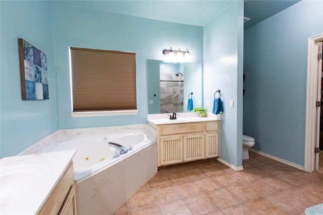 1705 Twin Spires Trail, Guthrie, OK 73044