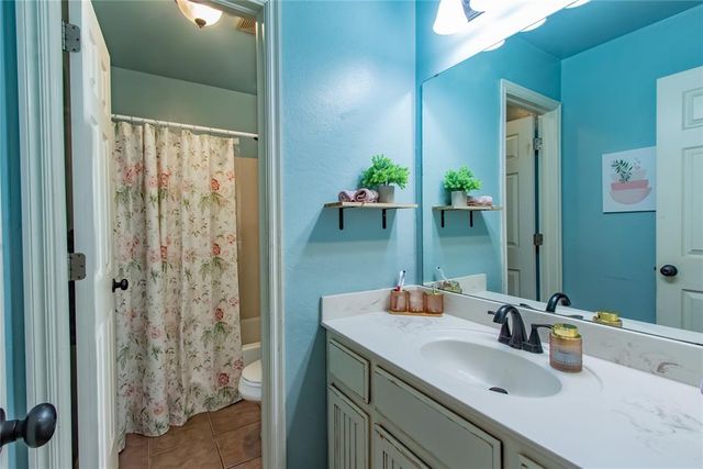 1705 Twin Spires Trail, Guthrie, OK 73044