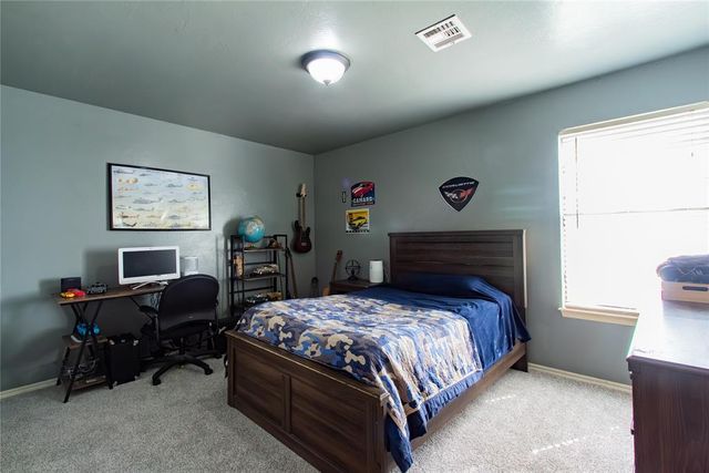 1705 Twin Spires Trail, Guthrie, OK 73044