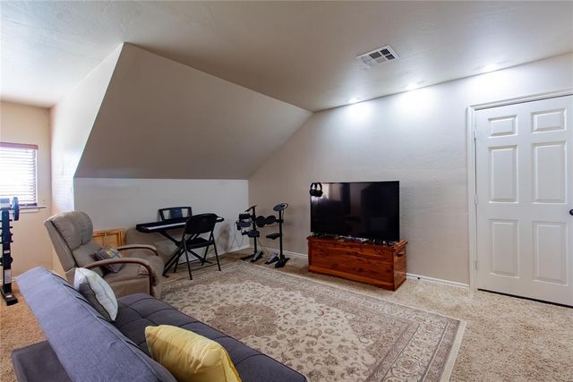 1705 Twin Spires Trail, Guthrie, OK 73044