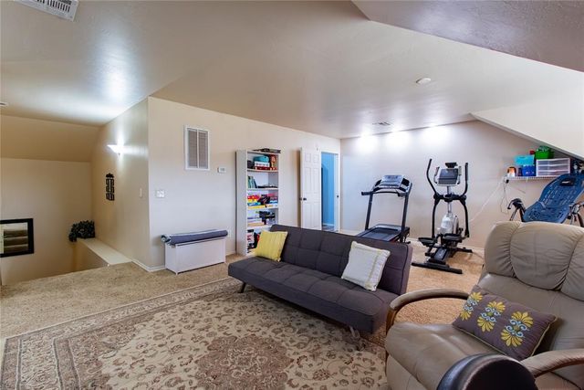 1705 Twin Spires Trail, Guthrie, OK 73044