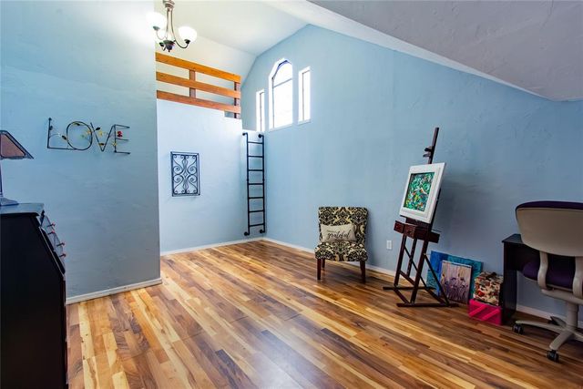 1705 Twin Spires Trail, Guthrie, OK 73044