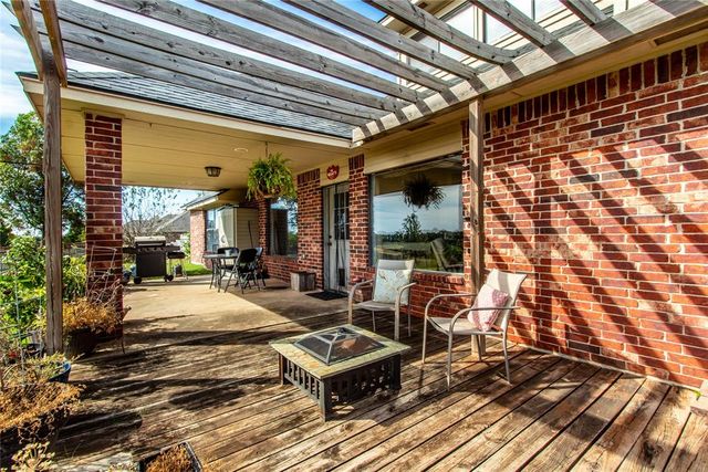 1705 Twin Spires Trail, Guthrie, OK 73044