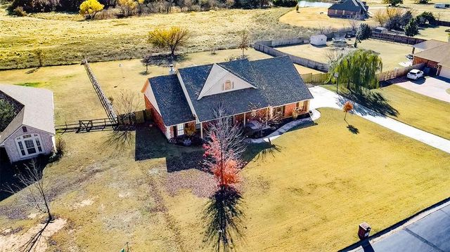 1705 Twin Spires Trail, Guthrie, OK 73044